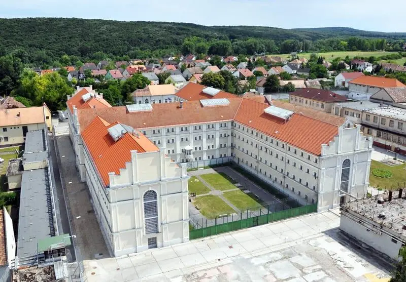 Ezen a képen a börtön látható